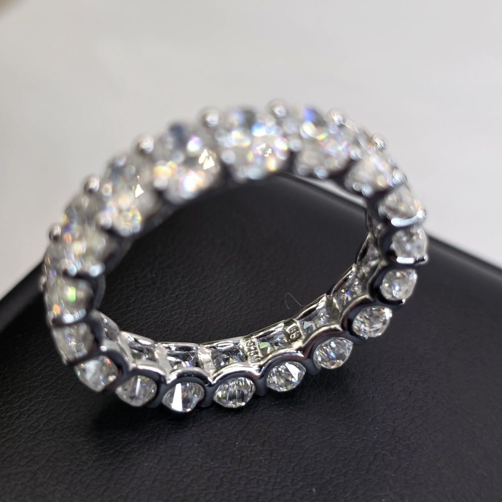 💎 12.5 Carat Moissanite– Elegant Silver Eternity Ring - Picture 4 of 6